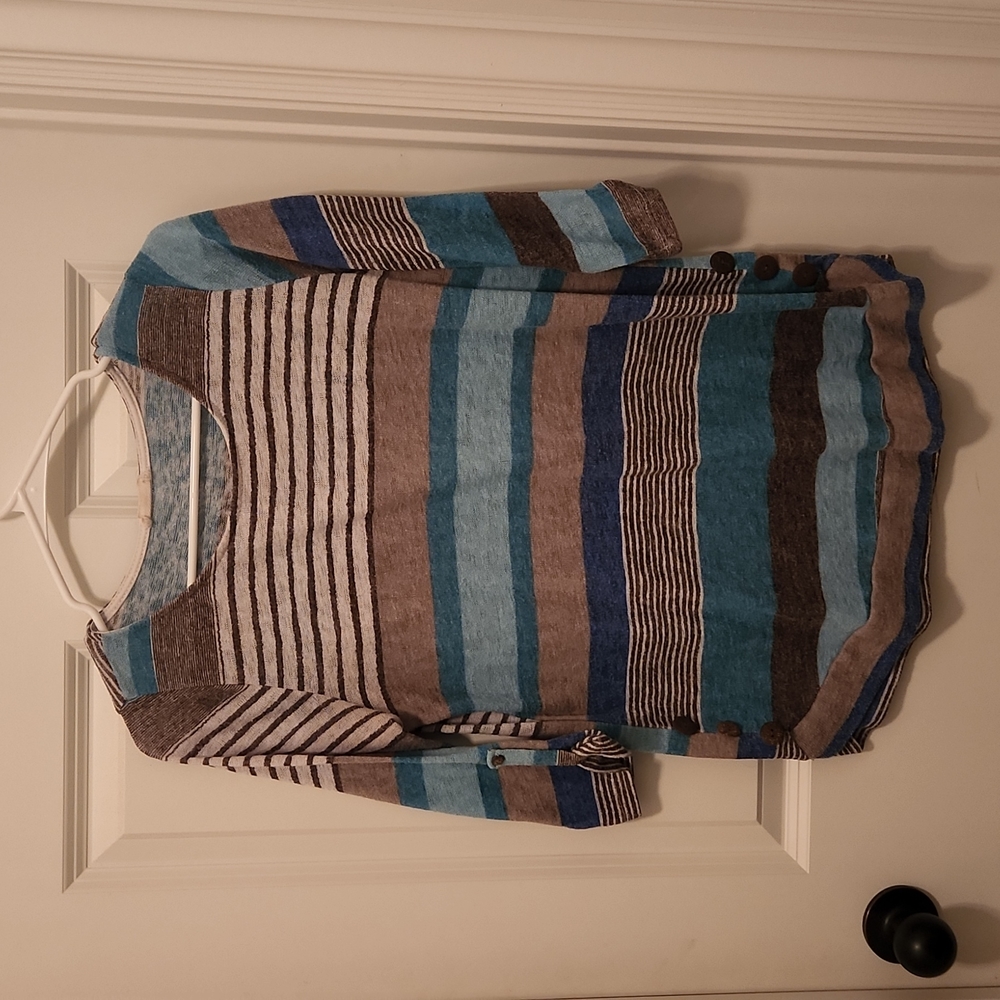 Striped top with 3/4 sleeves and buttons on the sides